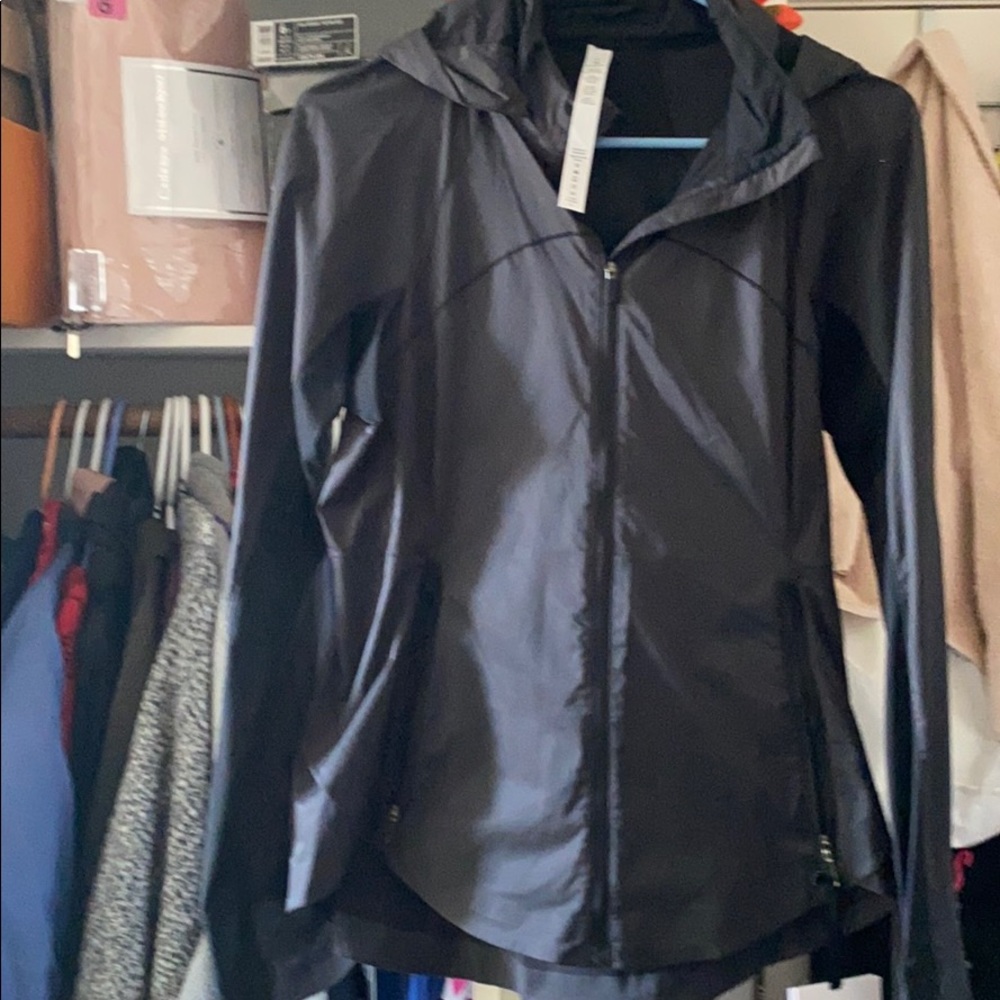 Black Lululemon smasher jacket
